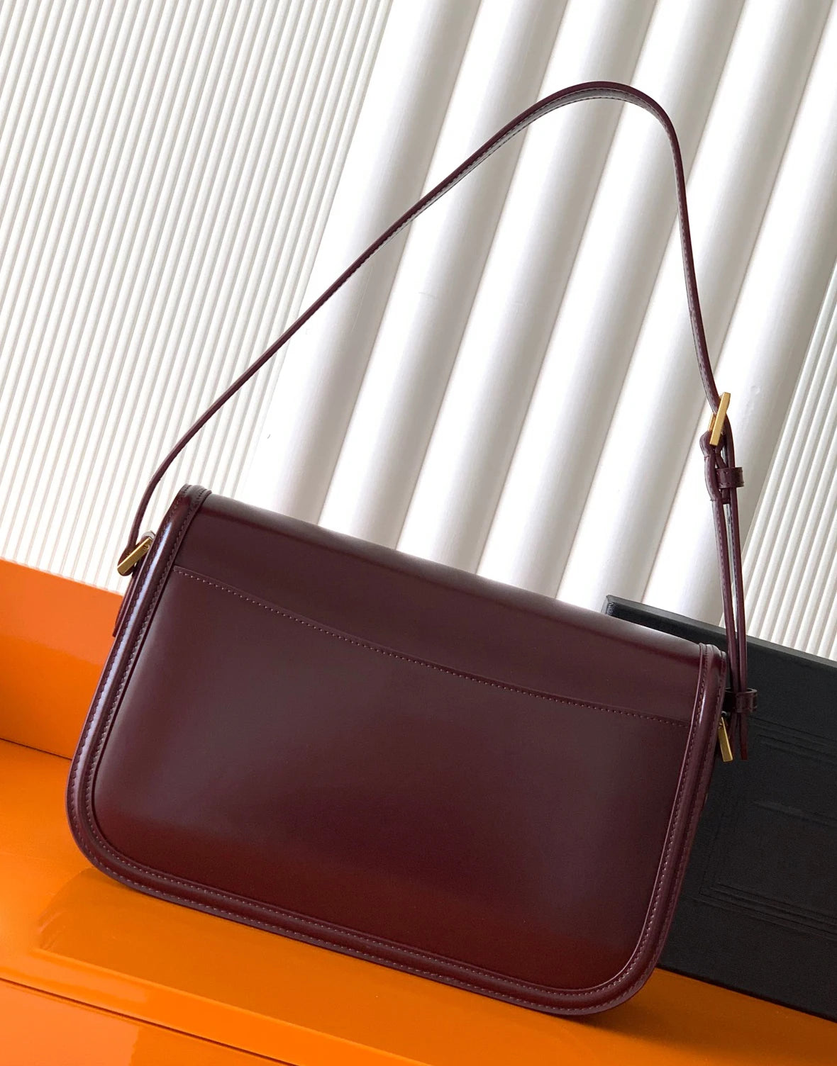 Bags for women messengers bag new tofu bag retro opening and closing hardware shoulder strap adjustable lightweight exquisite