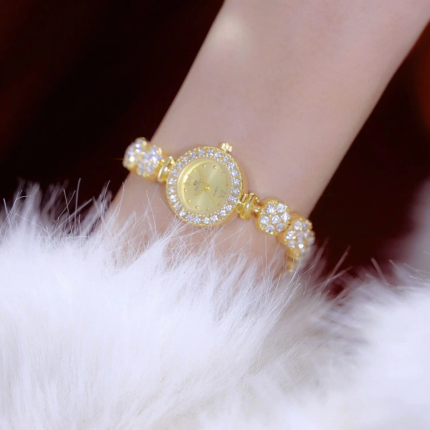 Women Watch Light Luxury Brand Starry Sky Diamond Flower Bracelet Exquisite High end Ladies Fashion Quartz Wristwatches