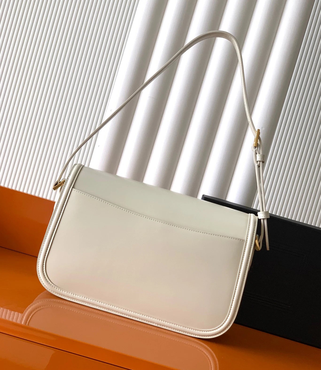 Bags for women messengers bag new tofu bag retro opening and closing hardware shoulder strap adjustable lightweight exquisite