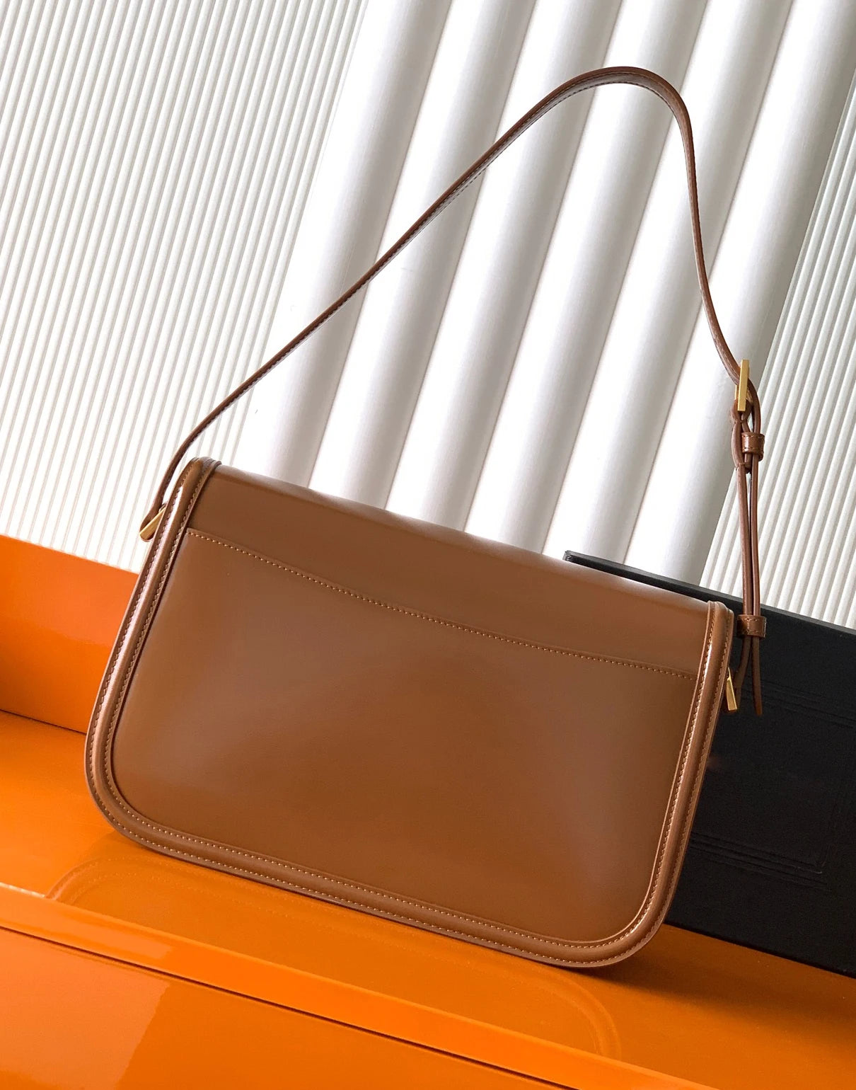 Bags for women messengers bag new tofu bag retro opening and closing hardware shoulder strap adjustable lightweight exquisite