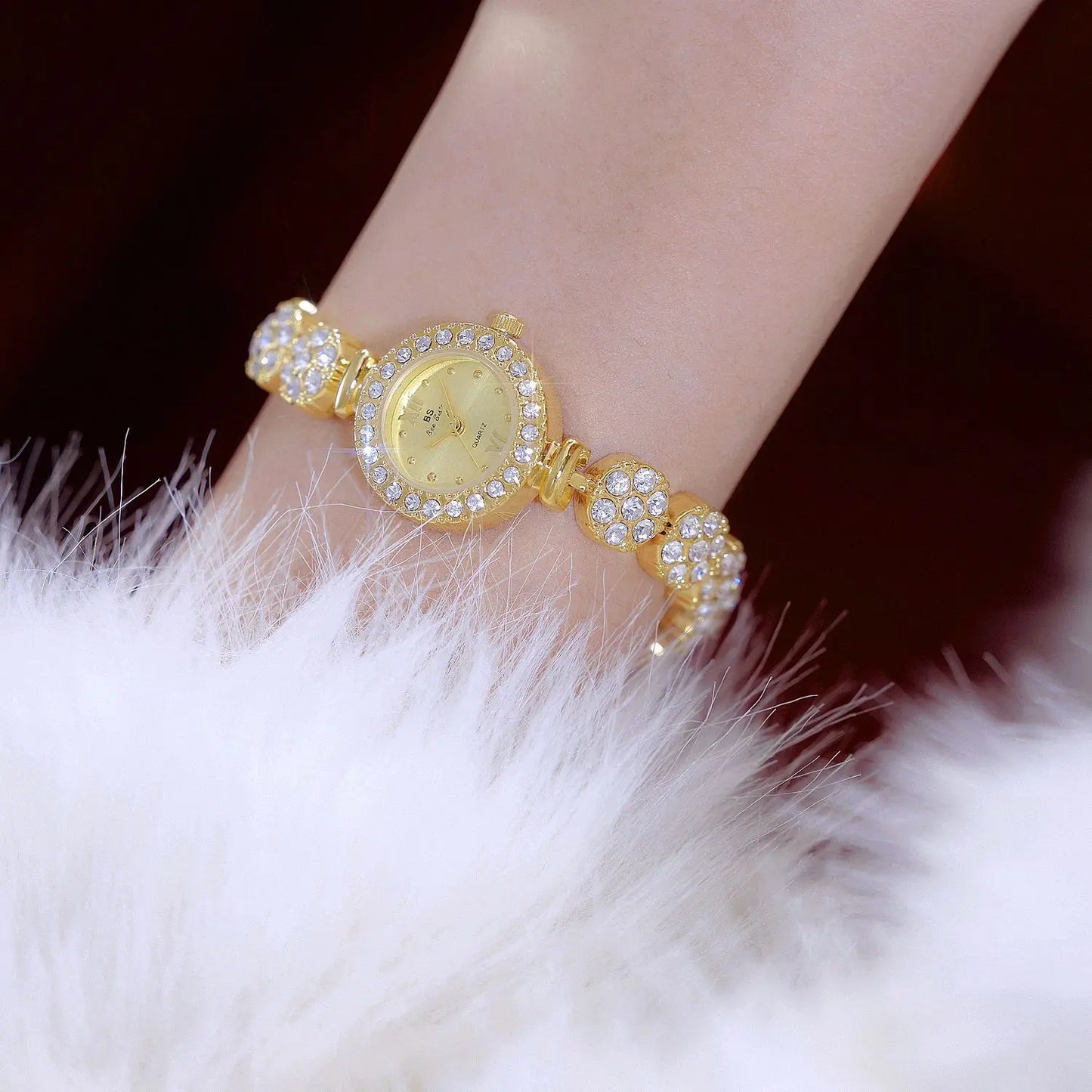 Women Watch Light Luxury Brand Starry Sky Diamond Flower Bracelet Exquisite High end Ladies Fashion Quartz Wristwatches