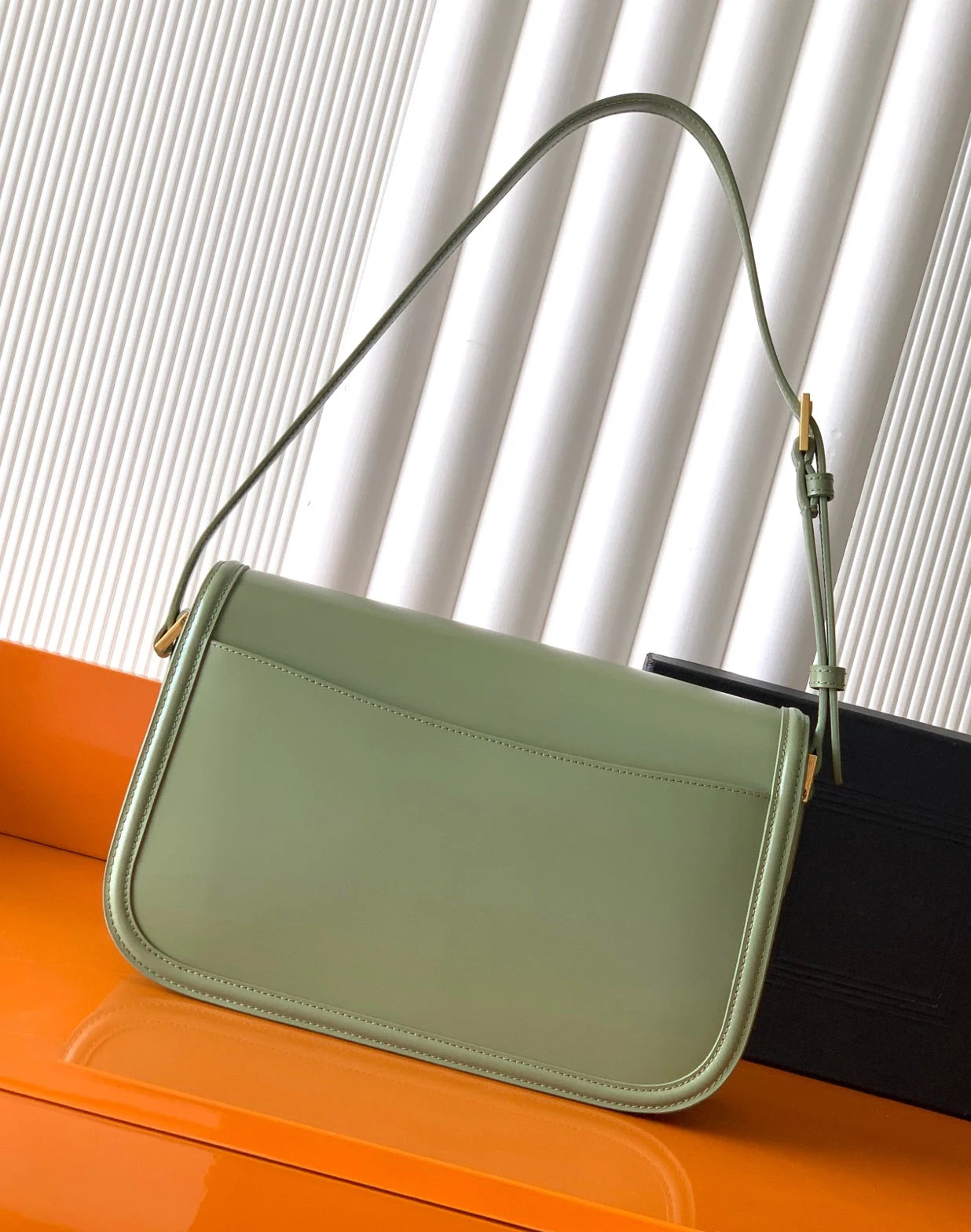 Bags for women messengers bag new tofu bag retro opening and closing hardware shoulder strap adjustable lightweight exquisite