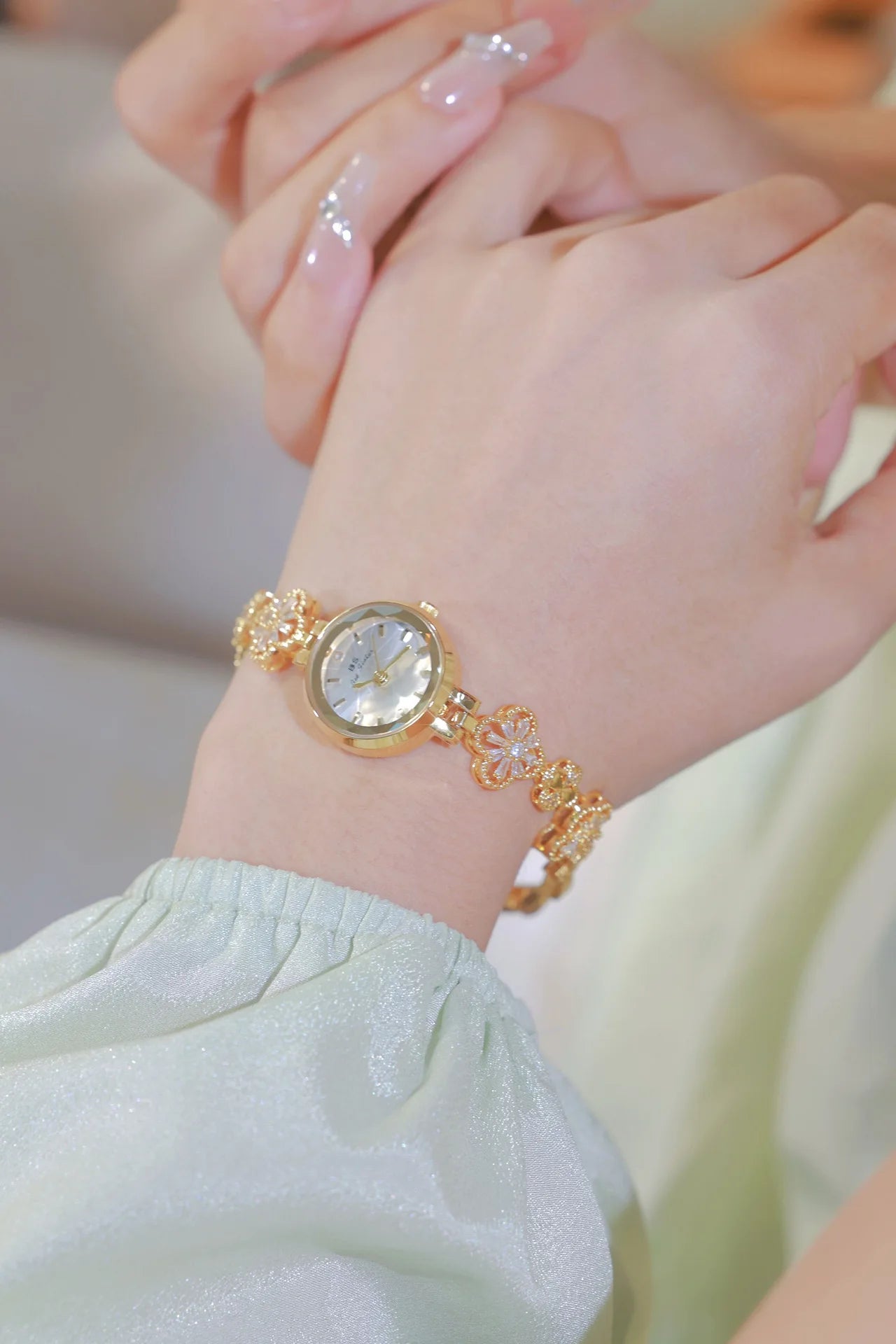 Women's Watch Elegant Lucky Four Leaf Clover Bracelets Quartz Watches Gift For Girls 2025 New High Quality Waterproof Wristwatch