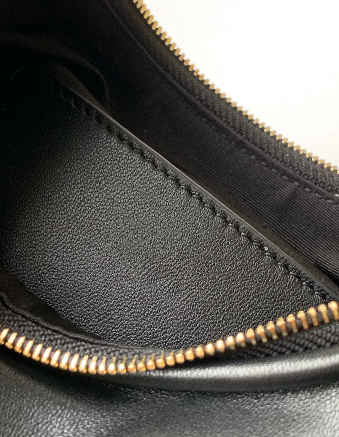 Mini sheepskin leather tote bag with soft and delicate feel Handbag women curved body design 2025 new underarm bag