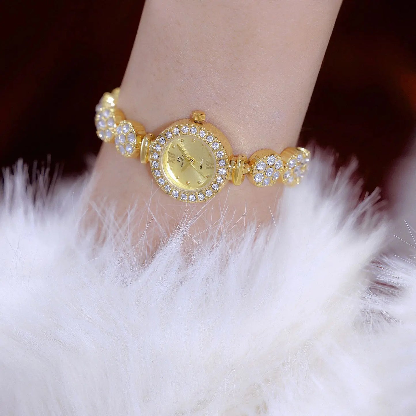 Women Watch Light Luxury Brand Starry Sky Diamond Flower Bracelet Exquisite High end Ladies Fashion Quartz Wristwatches
