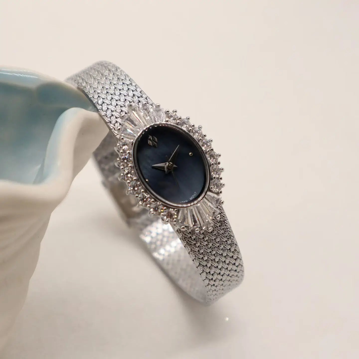 Women Watch for Girls Quartz Reloj Mujer Sliver Gold Diamond Orologio Ladies Vintage Oval Wristwatch Stainless Steel Band Clock