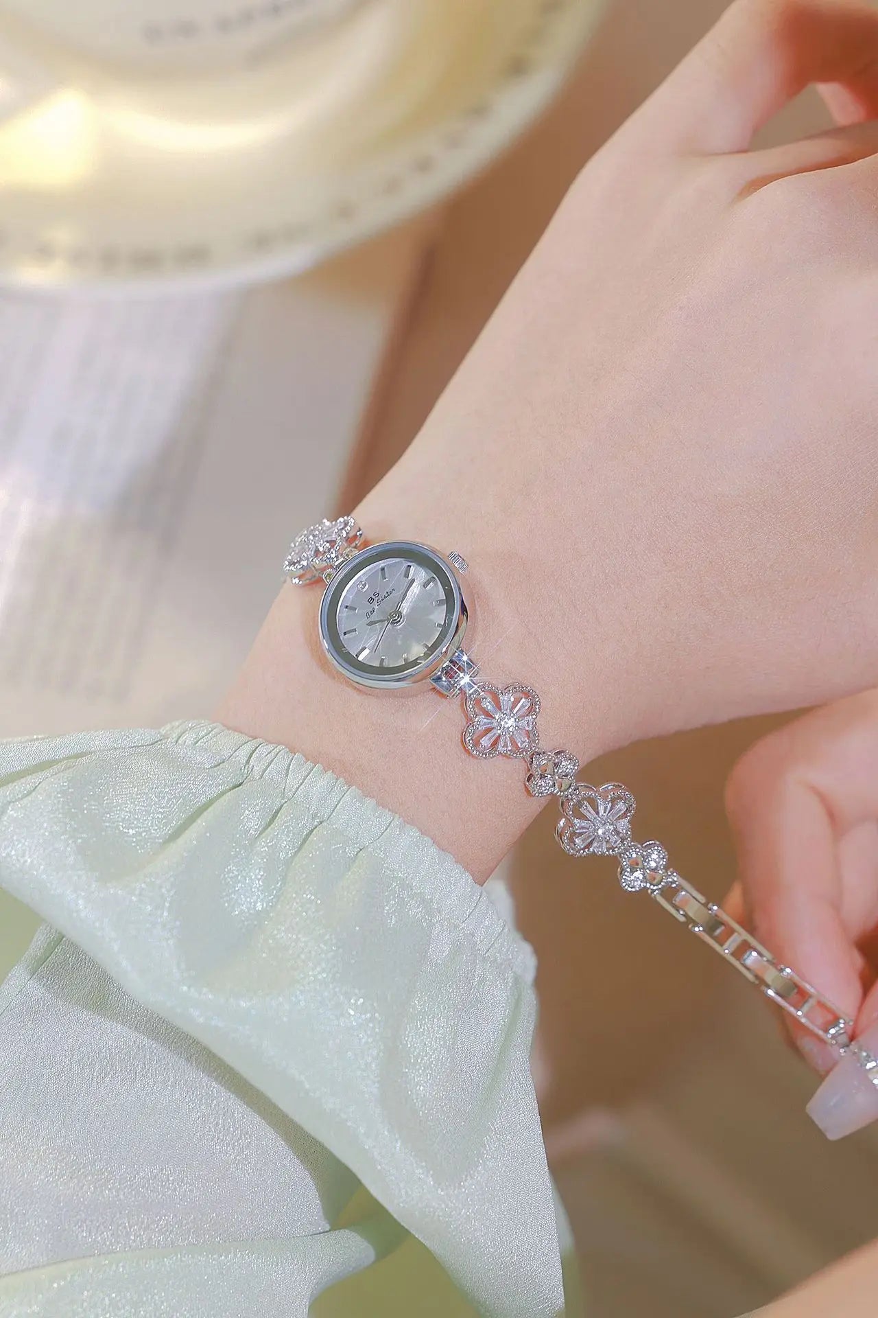 Women's Watch Elegant Lucky Four Leaf Clover Bracelets Quartz Watches Gift For Girls 2025 New High Quality Waterproof Wristwatch