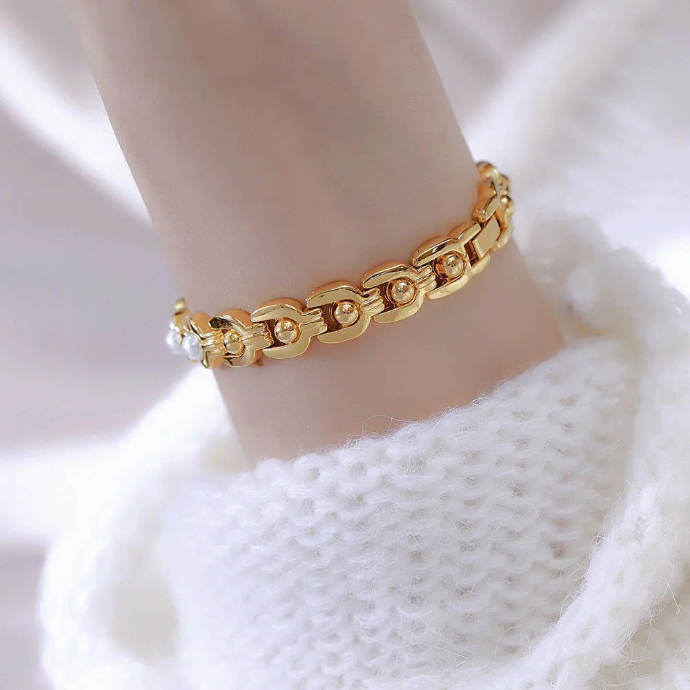 New Women Watch Gold Luxury Elegant Bracelet Wristwatch Fashion Retro Quartz Watches Gift For Ladies Small Dial Clock Waterproof