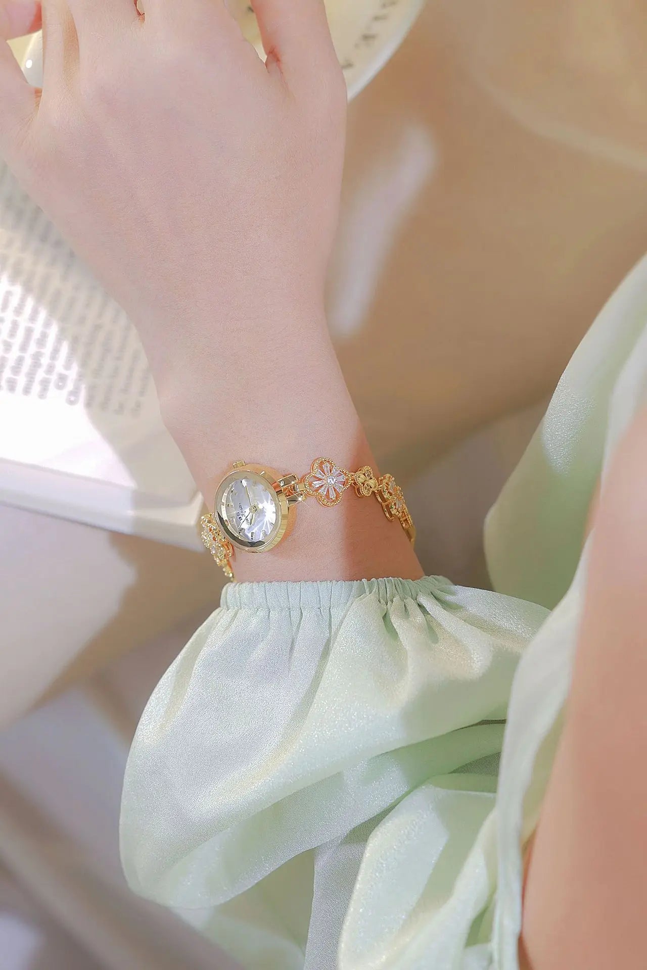 Women's Watch Elegant Lucky Four Leaf Clover Bracelets Quartz Watches Gift For Girls 2025 New High Quality Waterproof Wristwatch